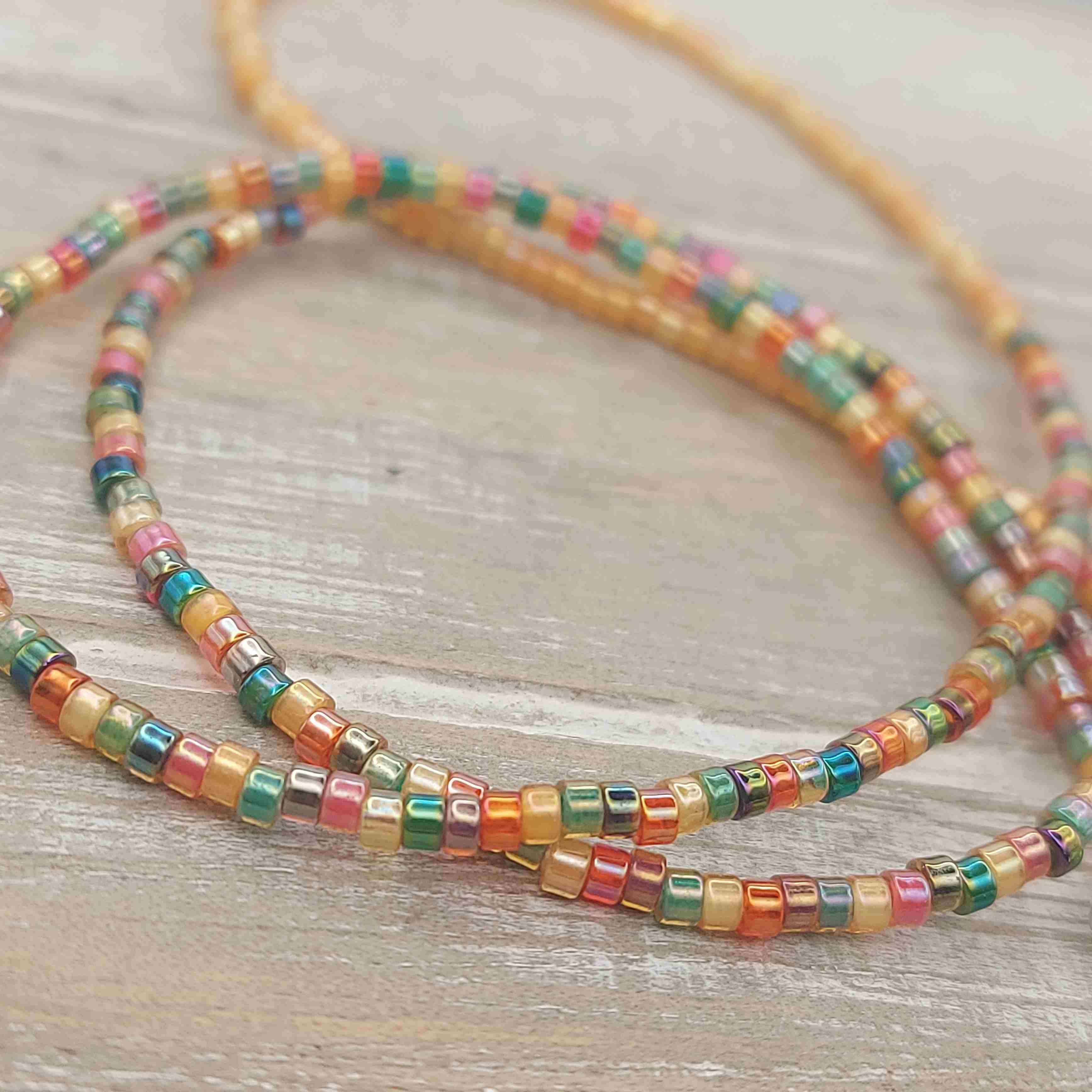 Színes szemüveglánc galéria kép