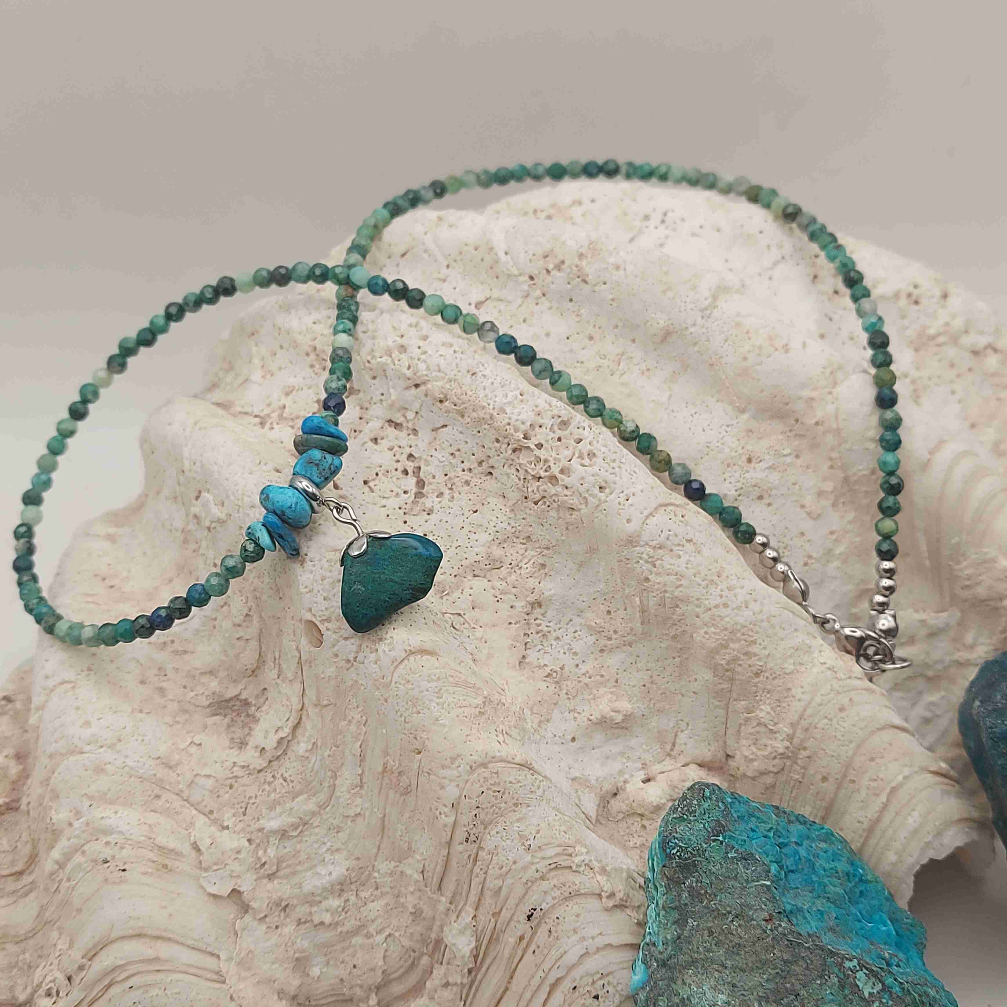 Krizokolla ásvány nyaklánc medállal galéria kép