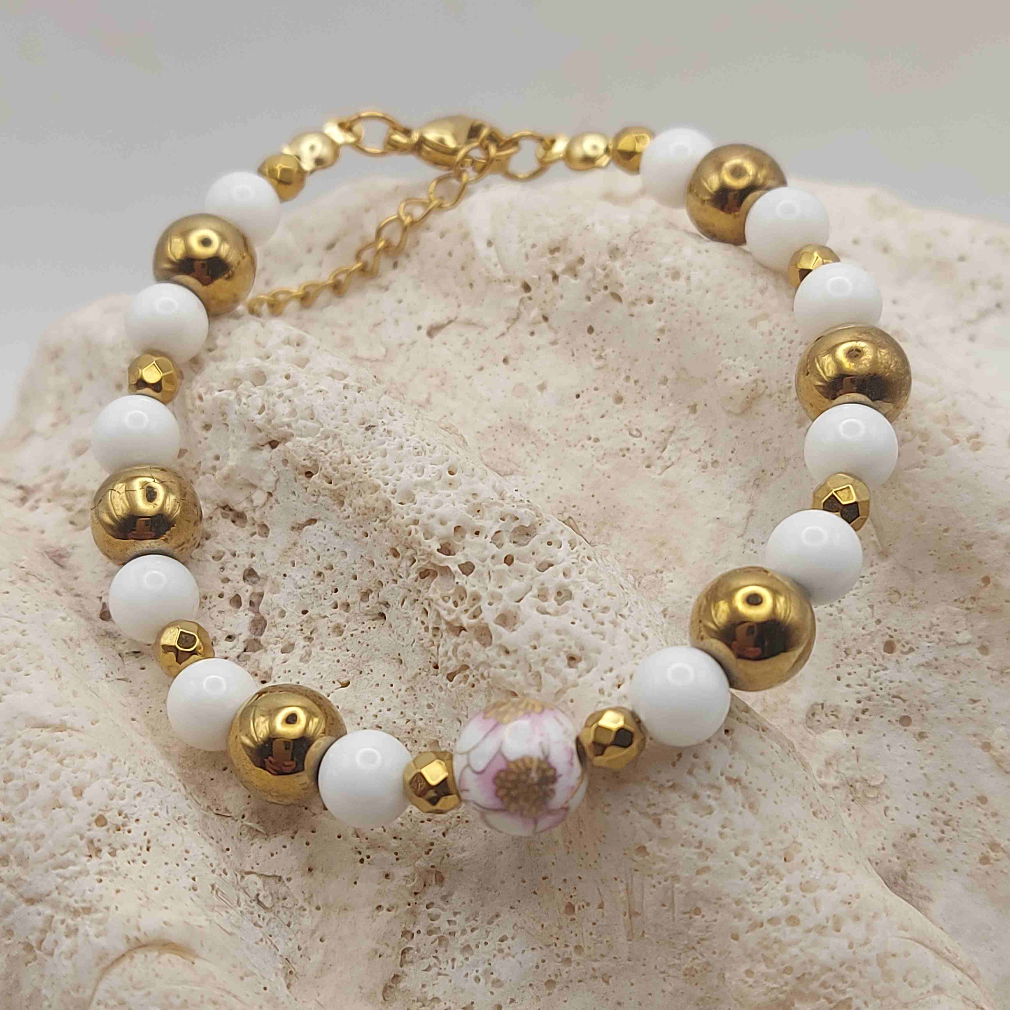 Kagylógyöngy és hematit női ásvány karkötő