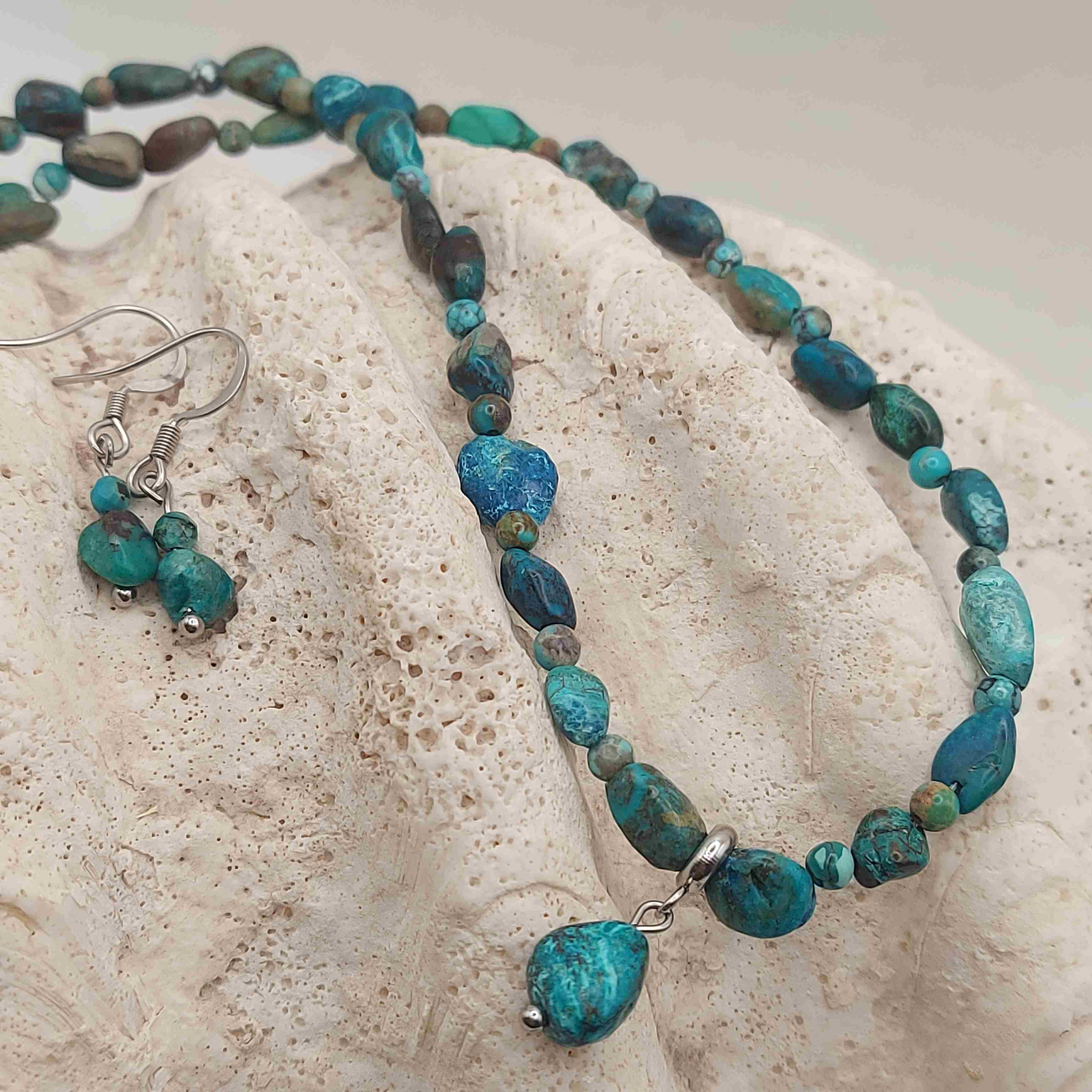 Krizokolla és türkiz női ásvány nyaklánc és fülbevaló szett galéria kép