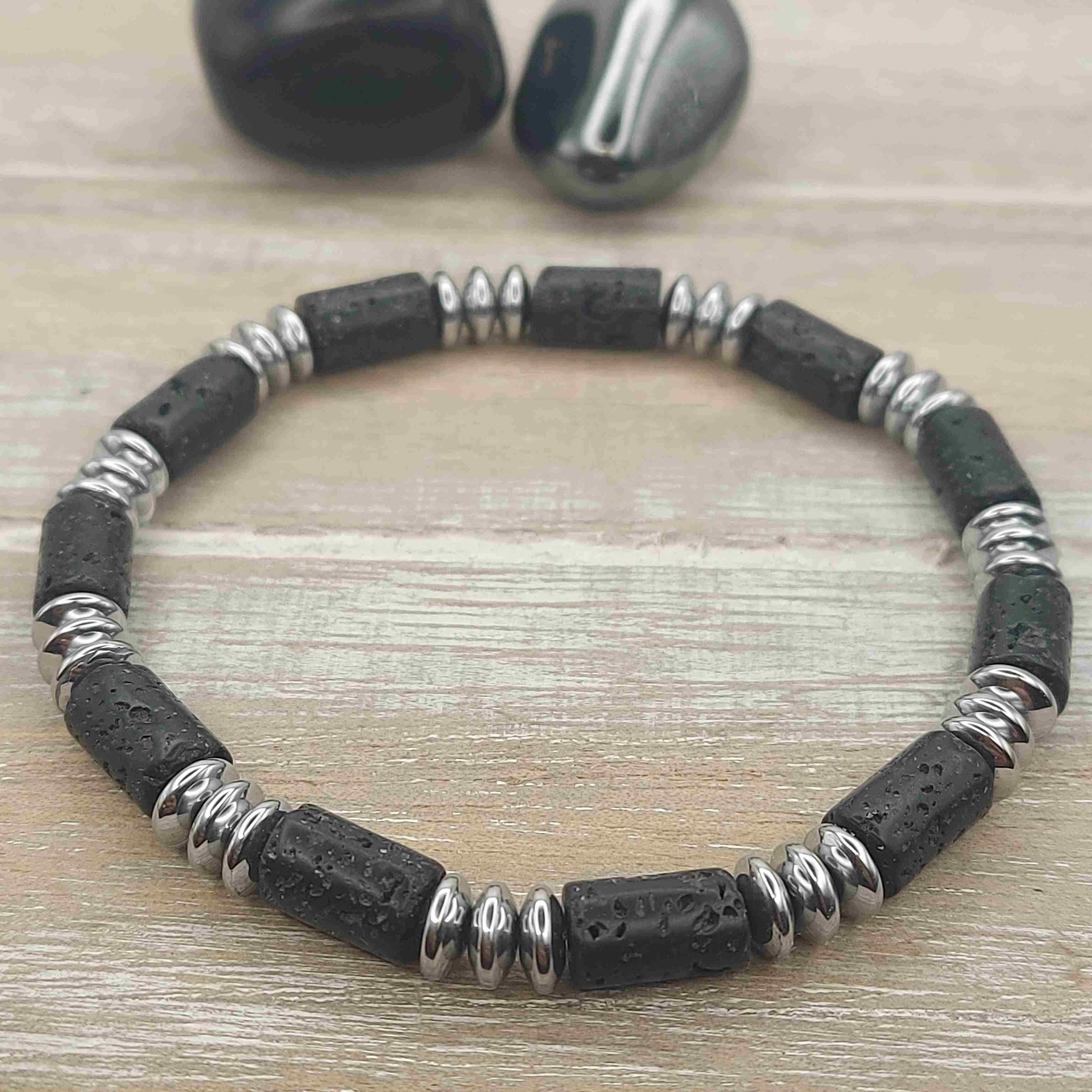 Lávakő és hematit férfi ásvány karkötő galéria kép