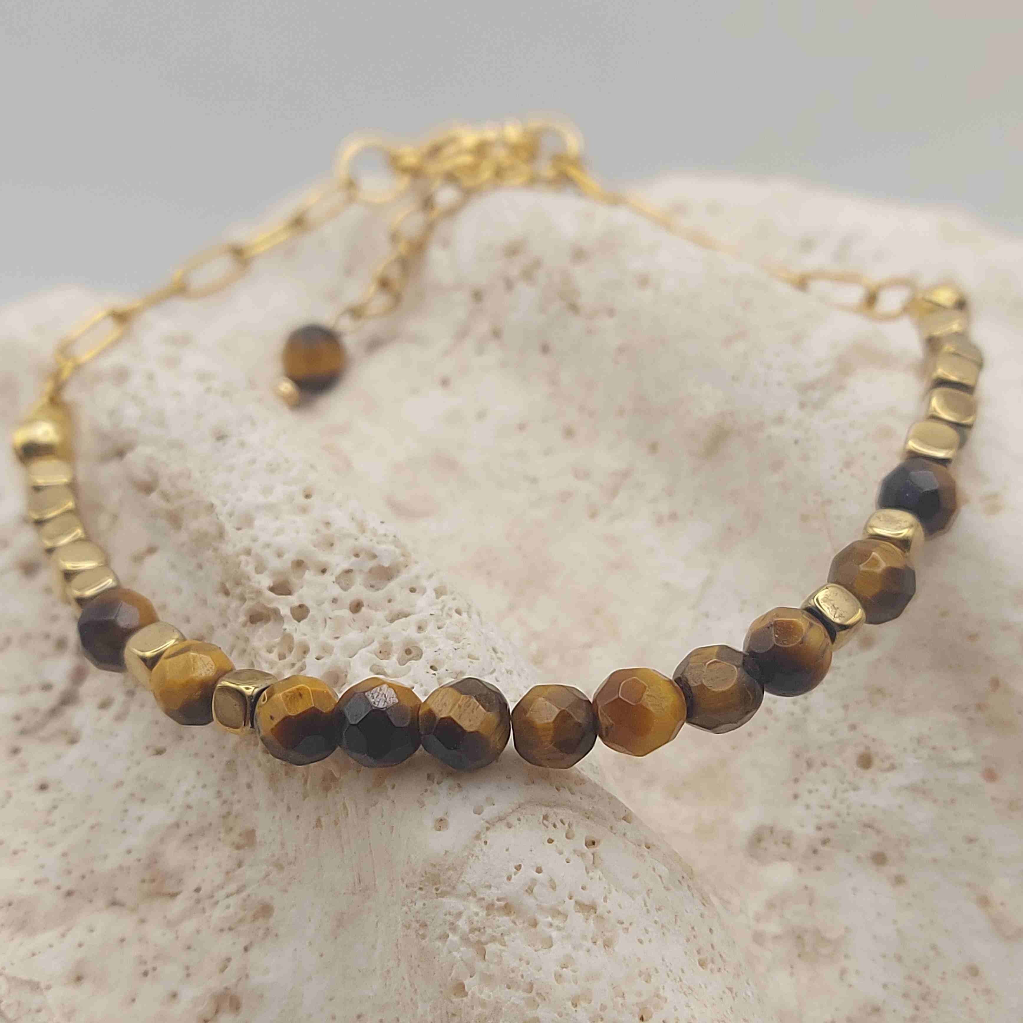 Tigrisszem és hematit női ásvány karkötő galéria kép